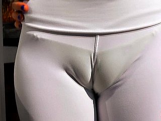 AMAZING Fat NATUREL SEINS n énorme Cameltoe, Tow-headed latine Ados!