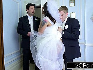 Shove around hongrois Bride-à-être Simony Diamond Fucks Lady meilleur homme époux