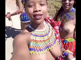 라운드 엉덩이 아프리카 소녀