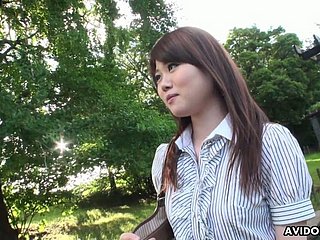 Atractiva chica japonesa Kazumi Saijo definitivamente ama cuando ella se iciness follan perrito